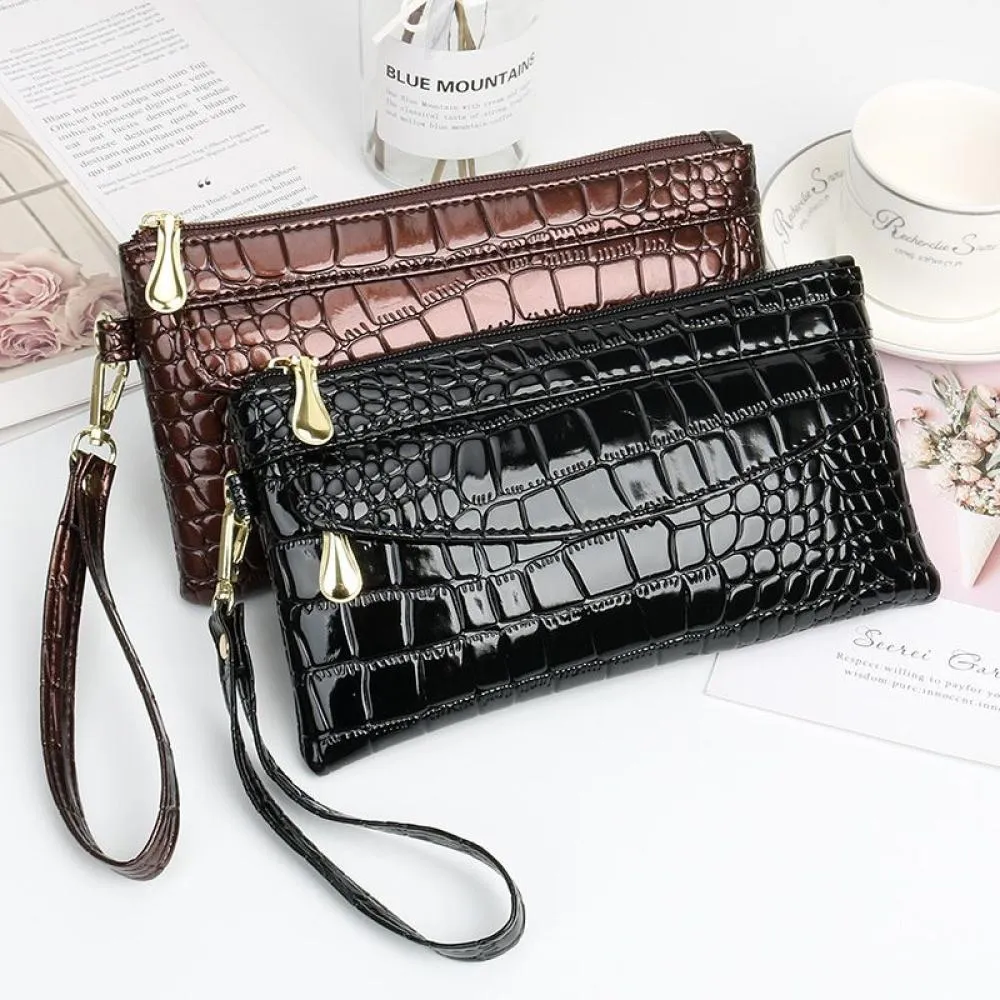 Fashionable Crocodile Embossed PU Leather Clutch