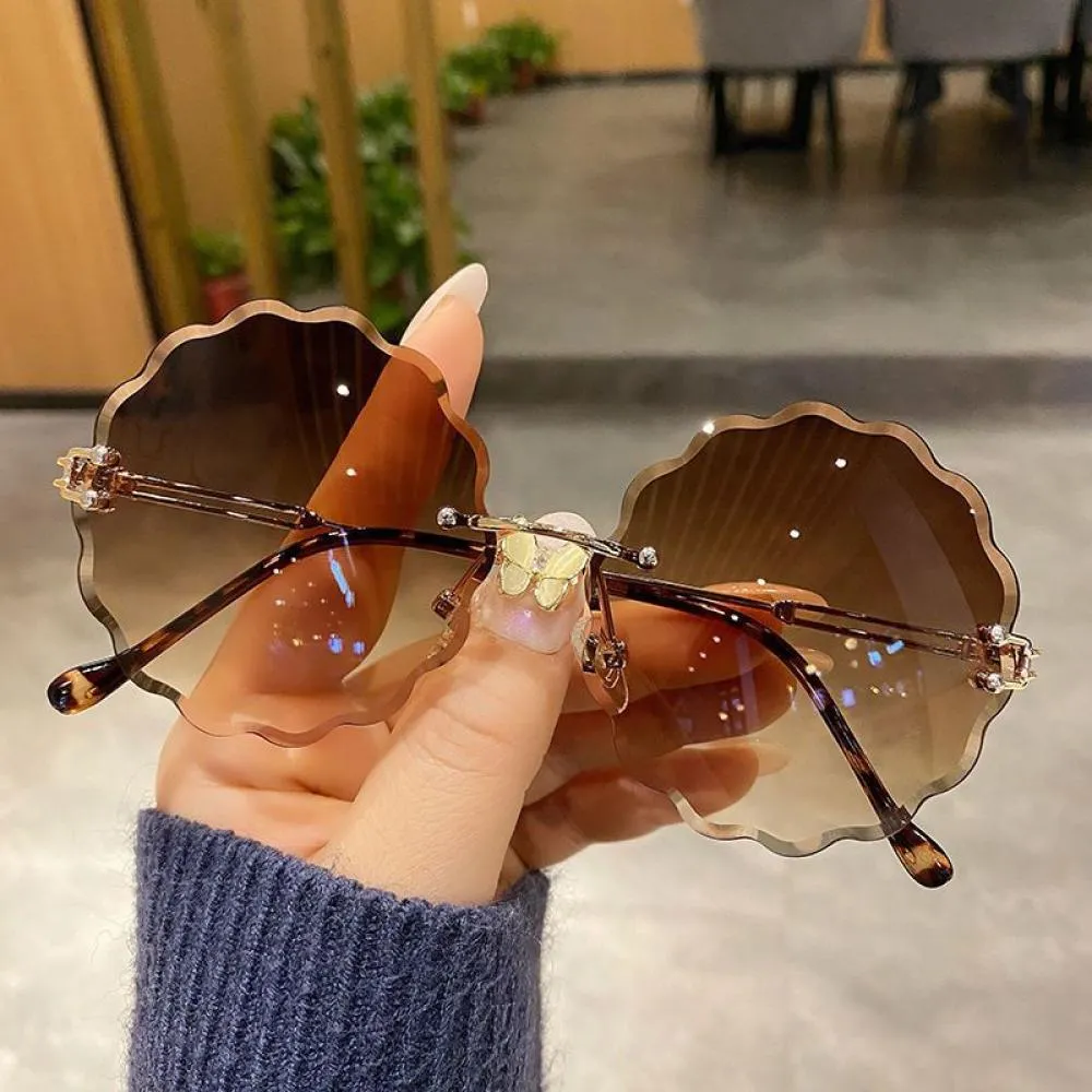 Retro Floral Edge-Cut Sunglasses Women